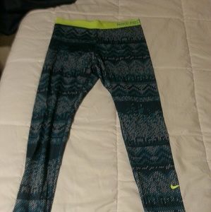 Nike pro hyperwarm leggings